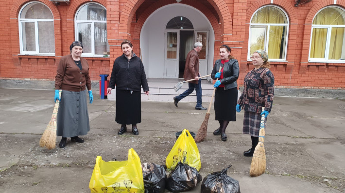 Сотрудники Ингушского молодёжного театра провели субботник!