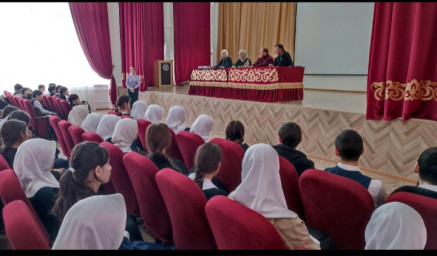В ДК с. Алкун провели мероприятие , приуроченное ко Дню Артиста и 150-летию СТД РФ 6