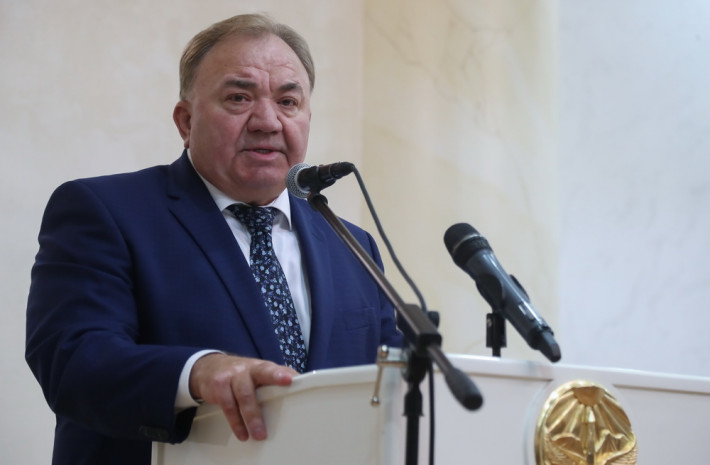 Министр культуры и архивного дела Р И Микаэл Базоркин поздравил Махмуд-Али Калиматова