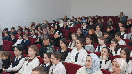 В ДК с. Алкун провели мероприятие , приуроченное ко Дню Артиста и 150-летию СТД РФ 1