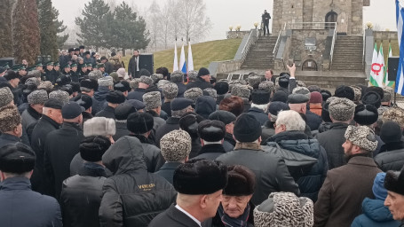 В Ингушетии прошел траурный митинг, посвящённый 82-й годовщине депортации ингушского народа 3